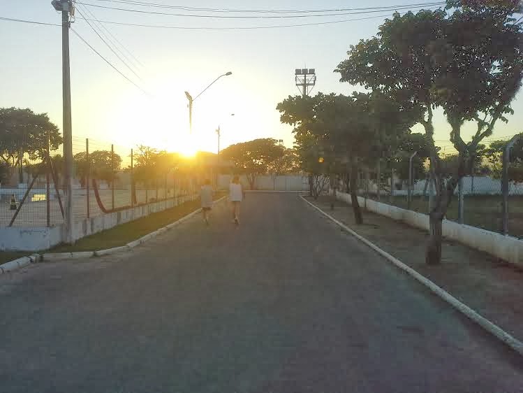 Caminhando contra o Sol…