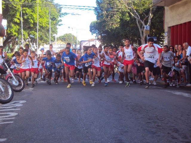 Atletismo-crian-C3-A7as-2013