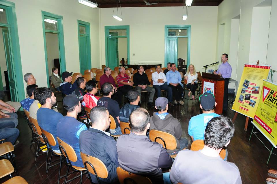 Agentes de trânsito de Lorena concluem curso de capacitação