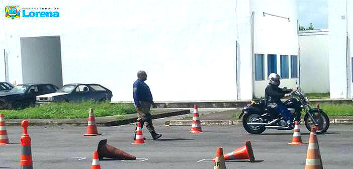 Agentes de trânsito participam de curso de pilotagem de motos da Polícia Rodoviária Federal