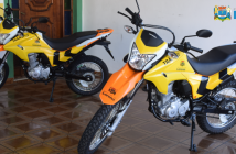 Prefeitura adquire duas motos para trabalho de orientação e fiscalização de trânsito motos-trans