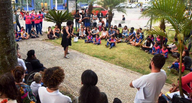 Projeto “Estação Jovem” oferece aulas gratuitas de inglês, espanhol e teatro