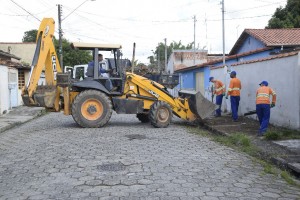 Operação Cata Treco nas ruas da Vila Hepacaré e Insustrial (16)