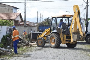 Operação Cata Treco nas ruas da Vila Hepacaré e Insustrial (19)