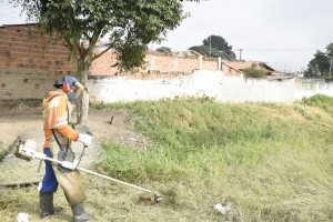 Lipeza Beirndo Rio Mandi - Bairro da Cruz (1)