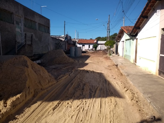 2. Prefeitura realiza obras de manutenção, pavimentação e drenagem da rua Mário Ferreira dos Reis e Av Caetano Cartolano (2)